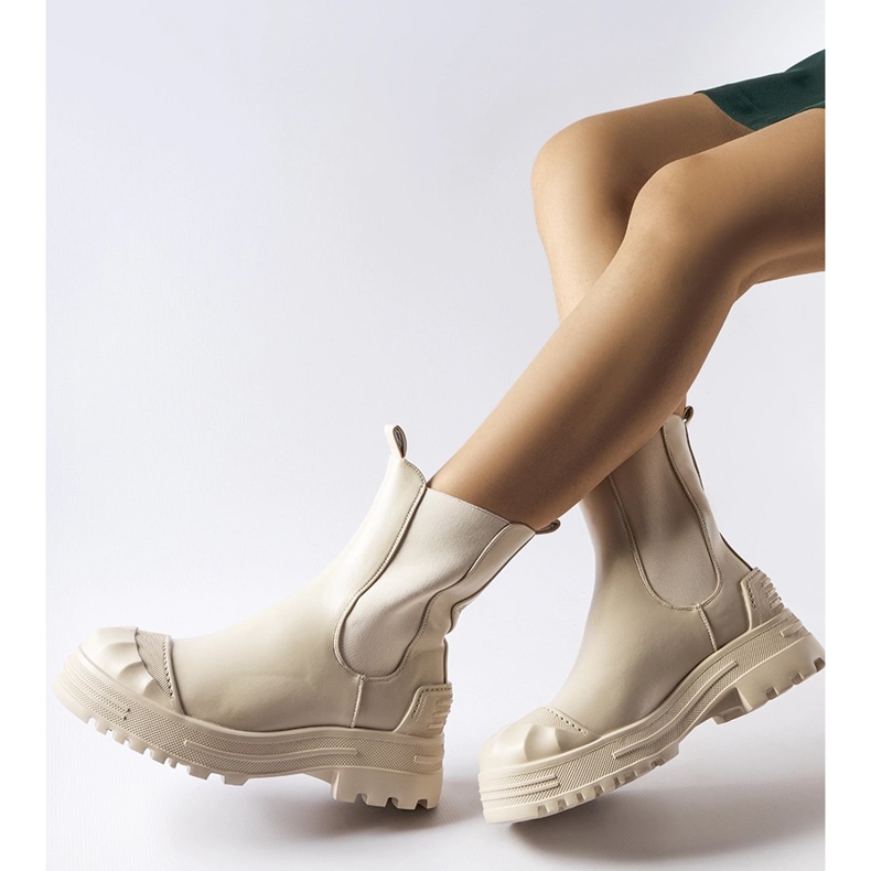 Beigefarbene, isolierte, massive Stiefeletten von Albanese 1