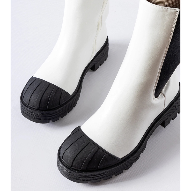 Weiße, klassische, isolierte Porcigatone-Stiefel 1