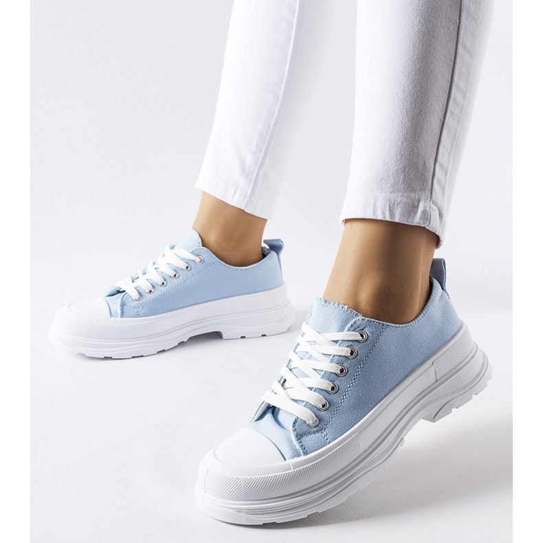 Blaue Sneakers mit Bettole-Sportsohle 1