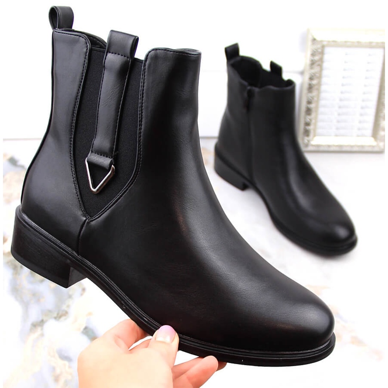 Isolierte schwarze Damen-Chelsea-Stiefel Filippo DBT4813 1