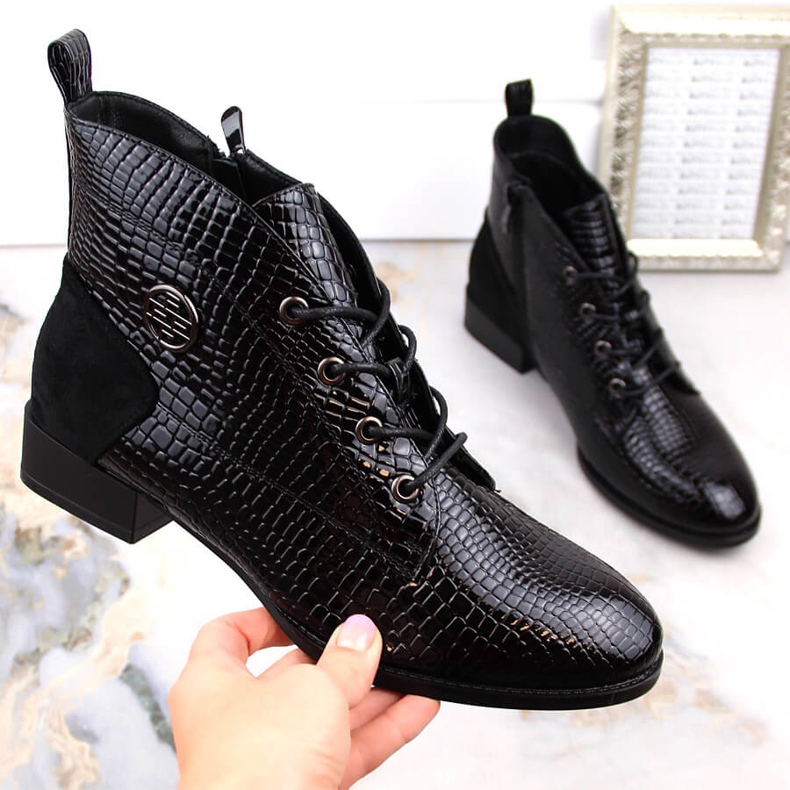 Damen-Lackleder-Schrittstiefel, isoliert schwarz, Filippo DBT4824 1