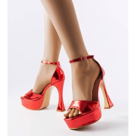 Hohe Sandalen aus rotem Lack aus Illinois 1