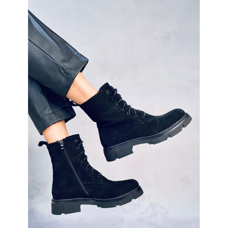 Turner Schwarze Arbeiter zum Schnüren 2