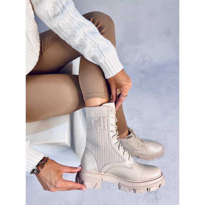 Arbeiter mit einem flexiblen Obermaterial in Calling Beige 1