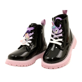 Lackierte Stiefel mit dekorativen Clips Miss 23DZ23-6582 schwarz 3