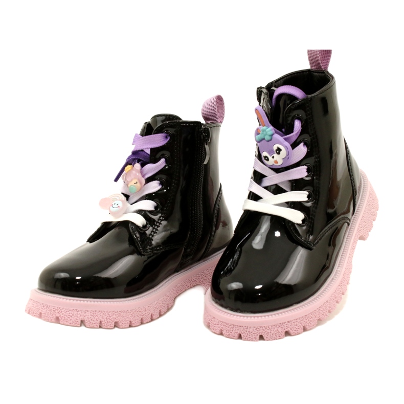 Lackierte Stiefel mit dekorativen Clips Miss 23DZ23-6582 schwarz 3