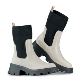 Worker-Stiefel aus beigem Lackleder mit flexiblem Obermaterial 2