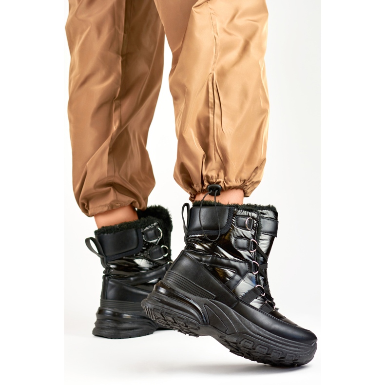 Schwarze sportliche Damen-Schneestiefel zum Schnüren 1