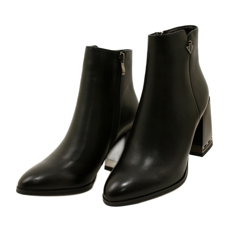 Schwarze isolierte Stiefel von Frauen mit Filippo DBT4842/23 Bk 7