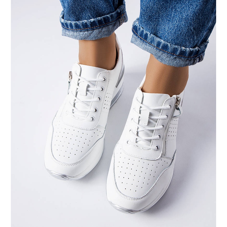 Weiße, durchbrochene Lederschuhe von Jazzar 1