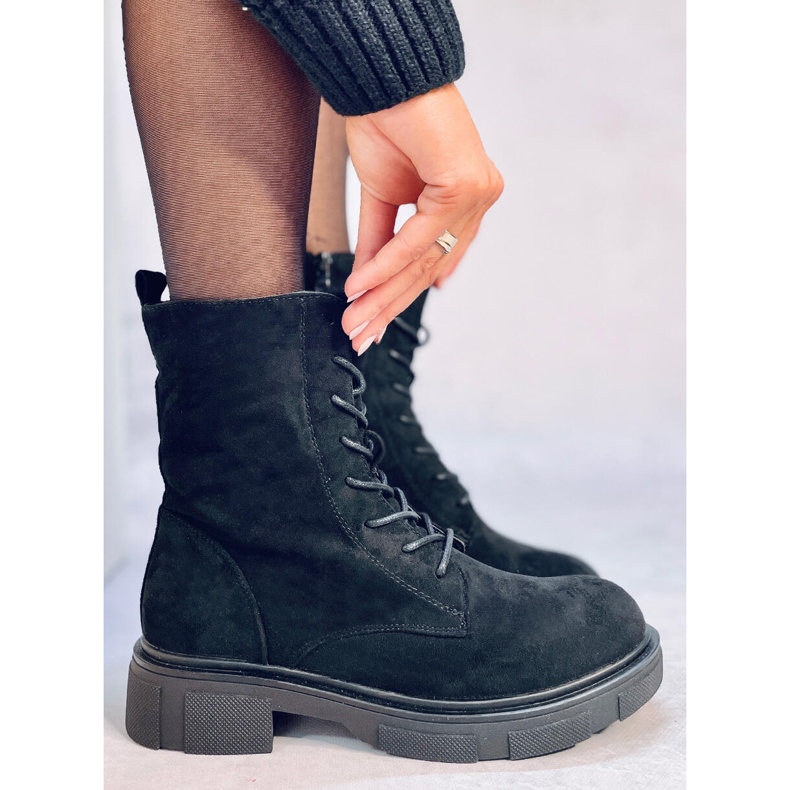 Lavey Schnürstiefel aus schwarzem Wildleder 1