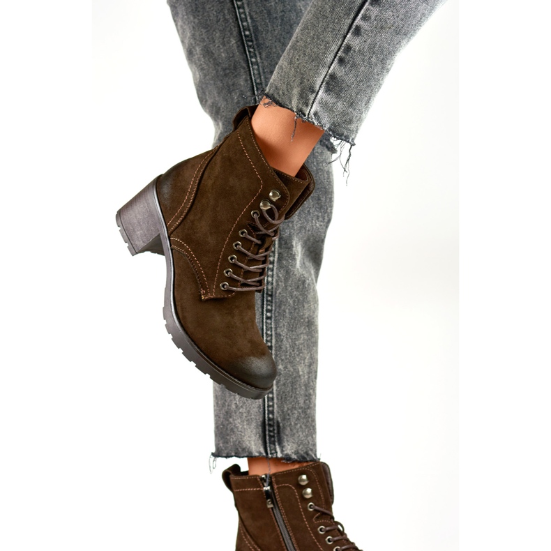 Braune Schnürstiefeletten für Damen aus Wildleder 2