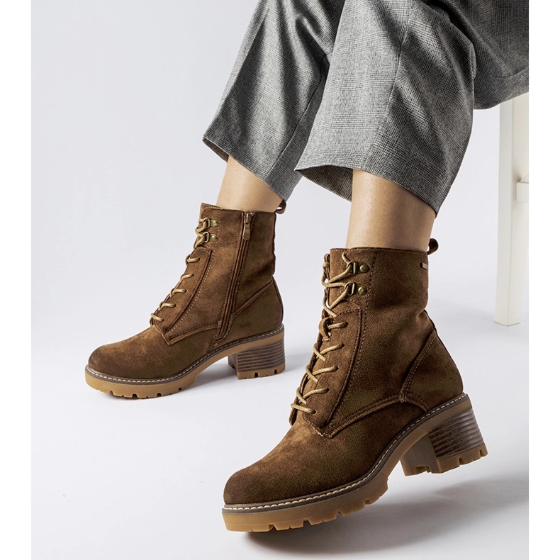 Braune Schnürstiefeletten von Clementina 1