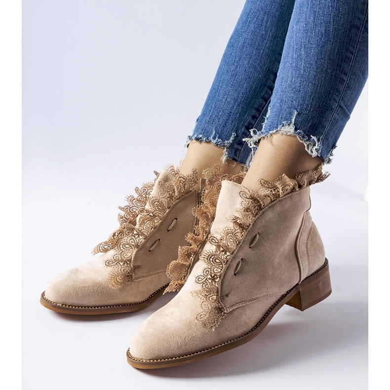 Beige Stiefeletten mit Strasssteinen und Spitze von Belviglieri 1