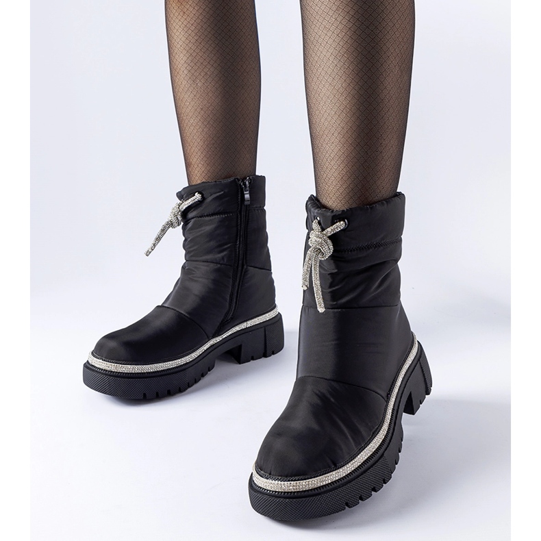 Schwarze Schneestiefel, verziert mit Giusti-Zirkonen 1