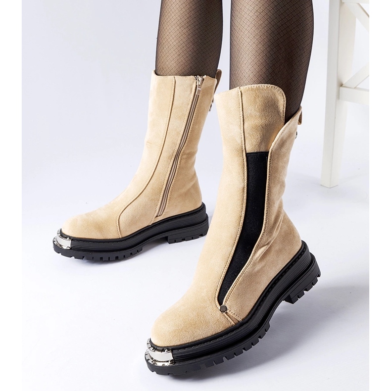 Beige isolierte Stiefeletten mit dekorativer Spitze von Bologna 1