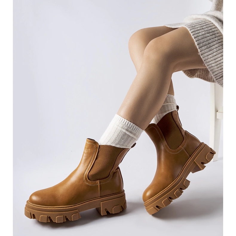 Braune, massive, isolierte Slip-On-Stiefeletten von Giulio 1