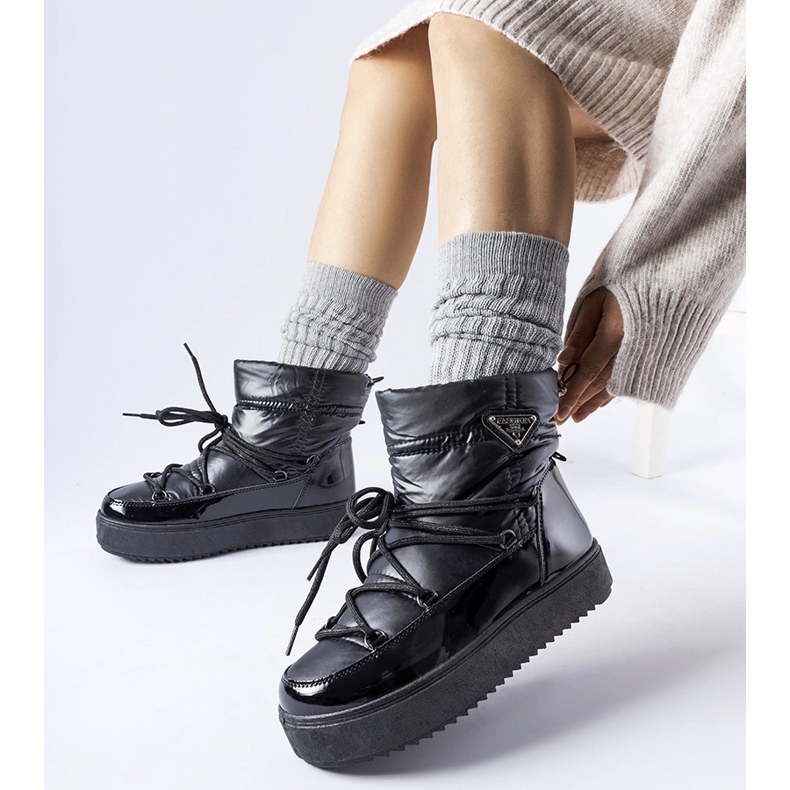 Schwarze isolierte Schneestiefel mit elastischem Oslavia 1