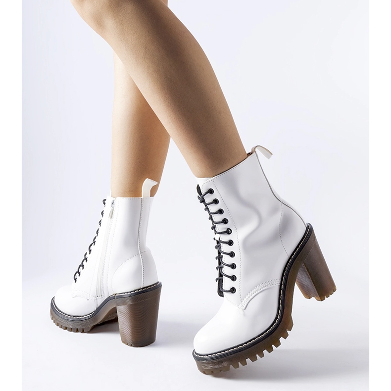 Weiße Schnürstiefeletten von Ezio 1