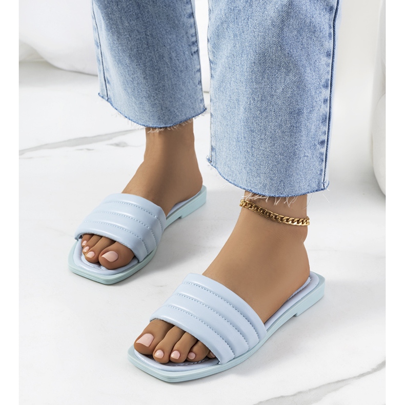 BM Keulen blaue Hausschuhe 1