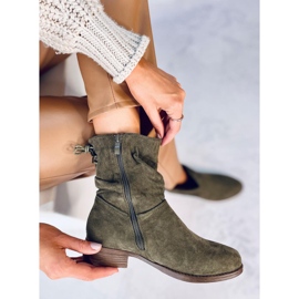 Theda Grüne flache Stiefel aus Wildleder 4
