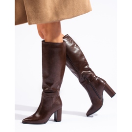 Elegante braune Stiefel mit hohen Absätzen aus ökologischem Shelovet-Leder 1