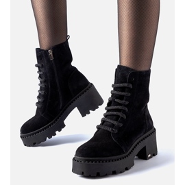 Schwarze isolierte Stiefel mit Karino-Stütze 3