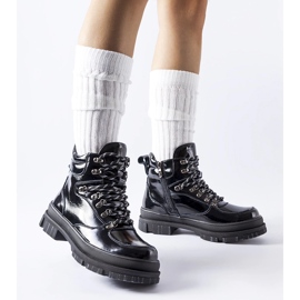 Schwarze Lackstiefeletten von Richards 1