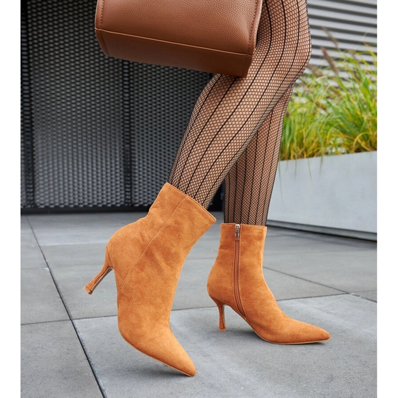 Braune Stiefeletten mit niedrigem Absatz von Guimond 2