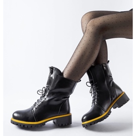 Schwarze Arbeiterstiefel mit gelber Elisabetta-Verzierung 1