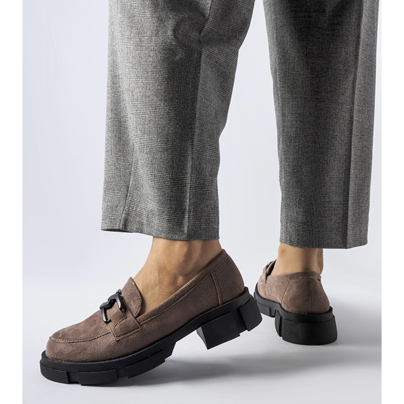 Braune massive Mokassins mit Schnalle 1