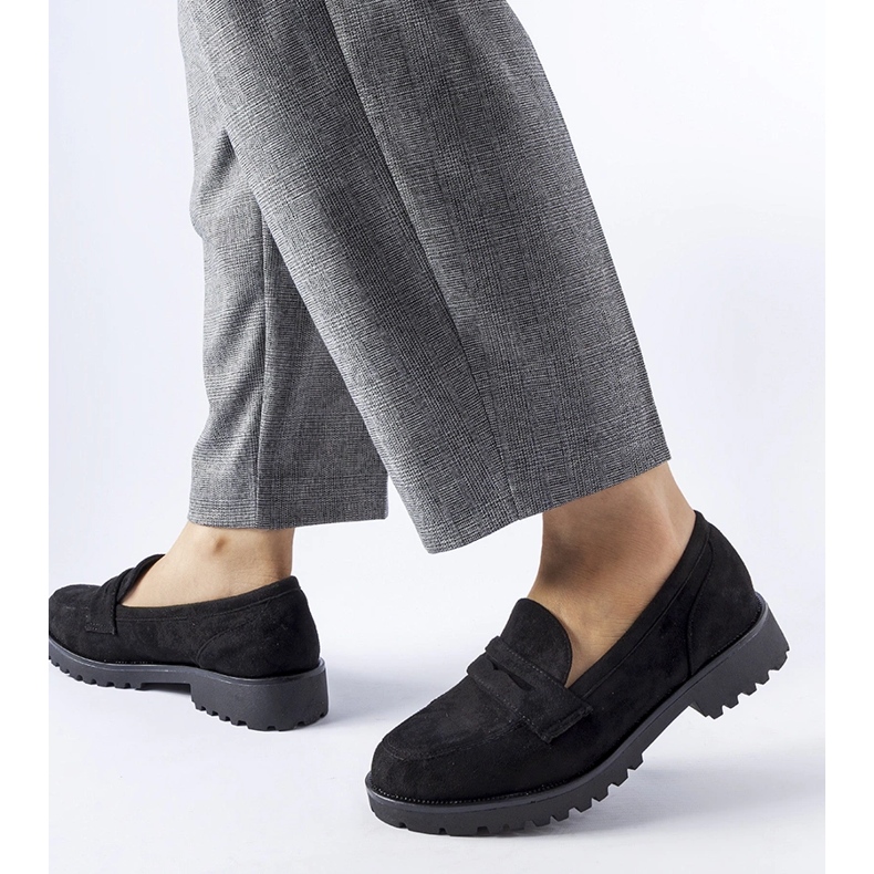 Schwarze klassische Mokassins aus Öko-Wildleder 1