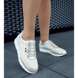 Damen-Sneaker Adelfo aus beigem Leder 1