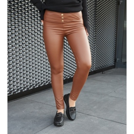 Schwarze Slipper mit Keilabsatz und Vigolo-Schnalle 1