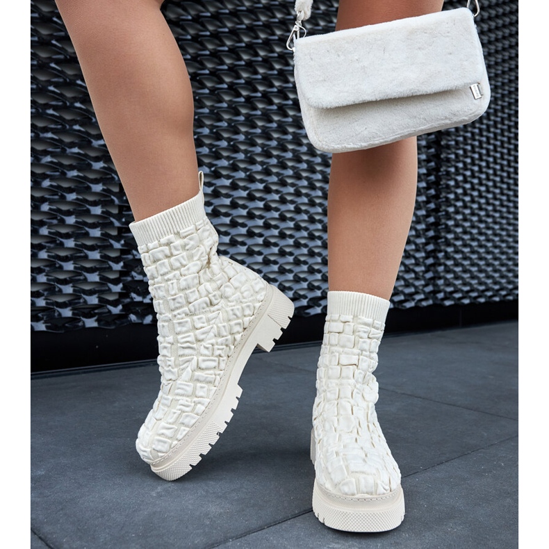 Beigefarbene Stiefeletten mit Sockenobermaterial von Arlington 1