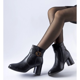 Schwarze isolierte Muscoline-Stiefeletten 1