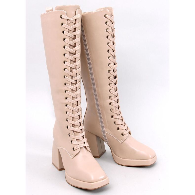 Wednesday Beige Schnürstiefel mit breitem Absatz 1