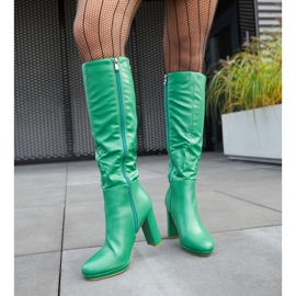 Grüne High-Heel-Stiefel von Strother 1