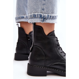 Klassische flache Damenstiefel in Schwarz von Ballisa 1