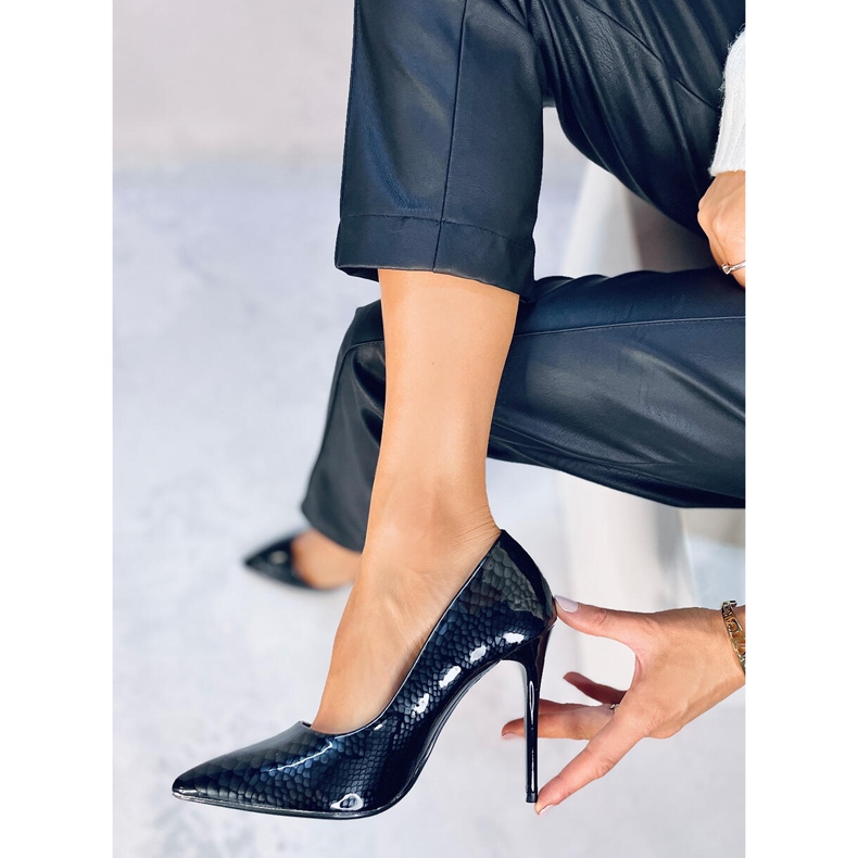 Pumps auf einem Lone Black Stilettoabsatz schwarz 1