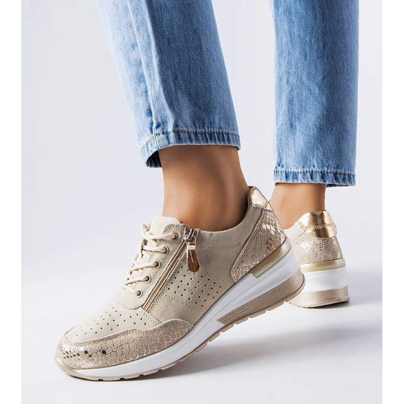 Beigefarbene, durchbrochene Lederschuhe von Jazzar 1