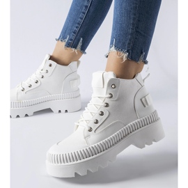 Inna Weiße Turnschuhe auf einem hohen Plateau Grotta 1