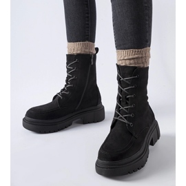 Schwarze Sneaker mit massiver Riel-Sohle 1