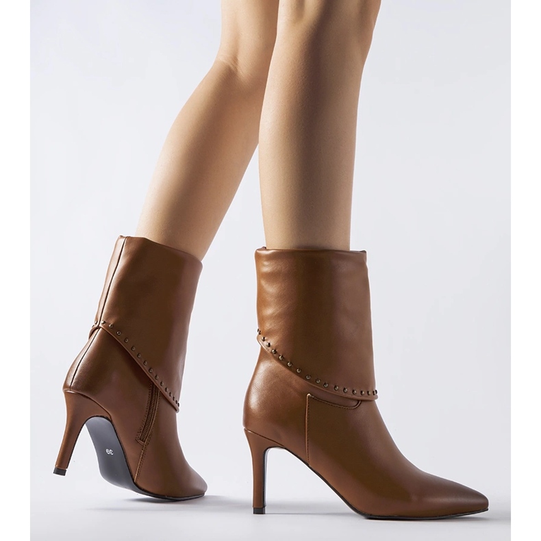 Braune isolierte Stiefel mit hohem Cipresso-Absatz 1