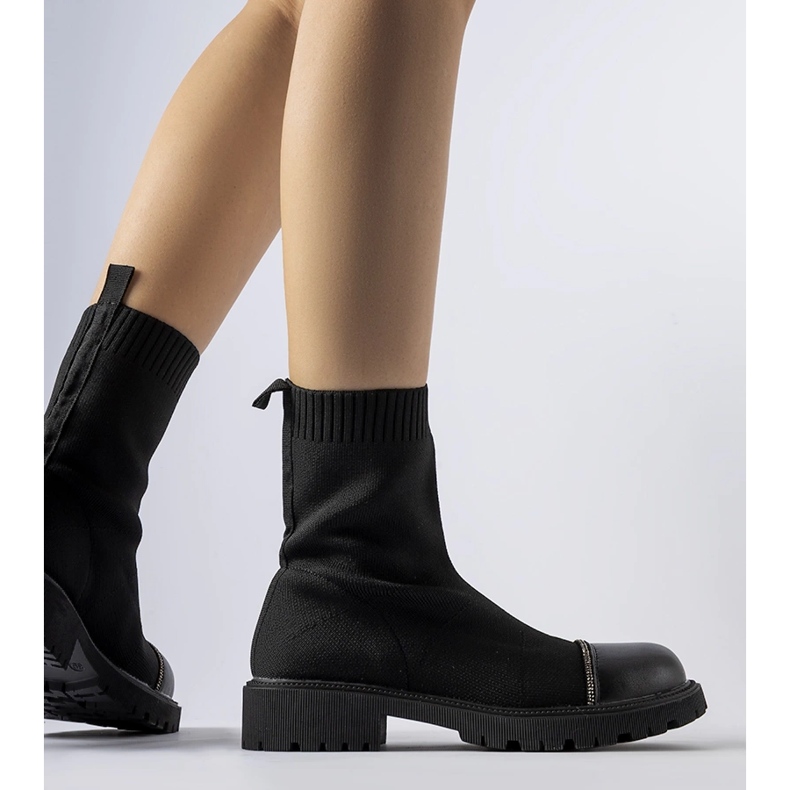 Schwarze Sockenstiefeletten mit Strasssteinen von Vail 1