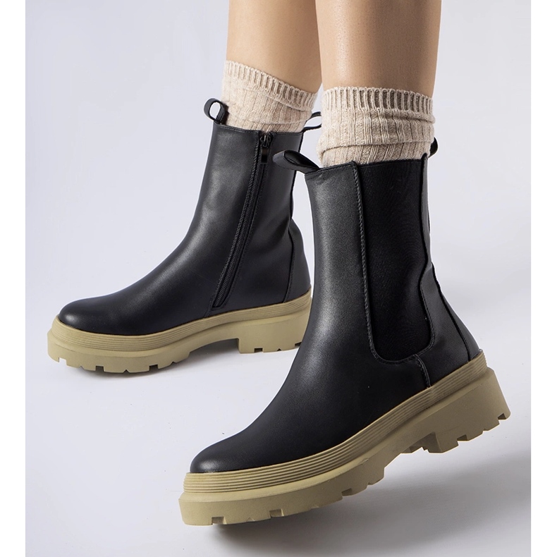 Schwarze Georgette-Stiefel mit olivgrüner Sohle 1