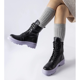 Schwarze Sneaker mit bunter Quennie-Sohle 1