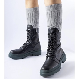 Schwarze Sneaker mit bunter Quennie-Sohle 1