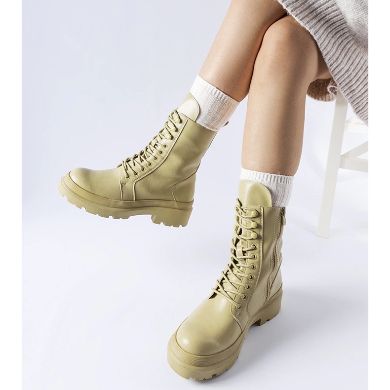 Grüne flache Stiefel mit Zacharie-Protektor 1