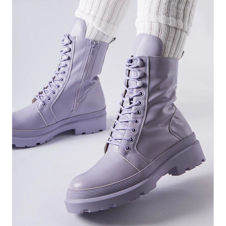 Lila Stiefel mit Zacharie-Protektor 1